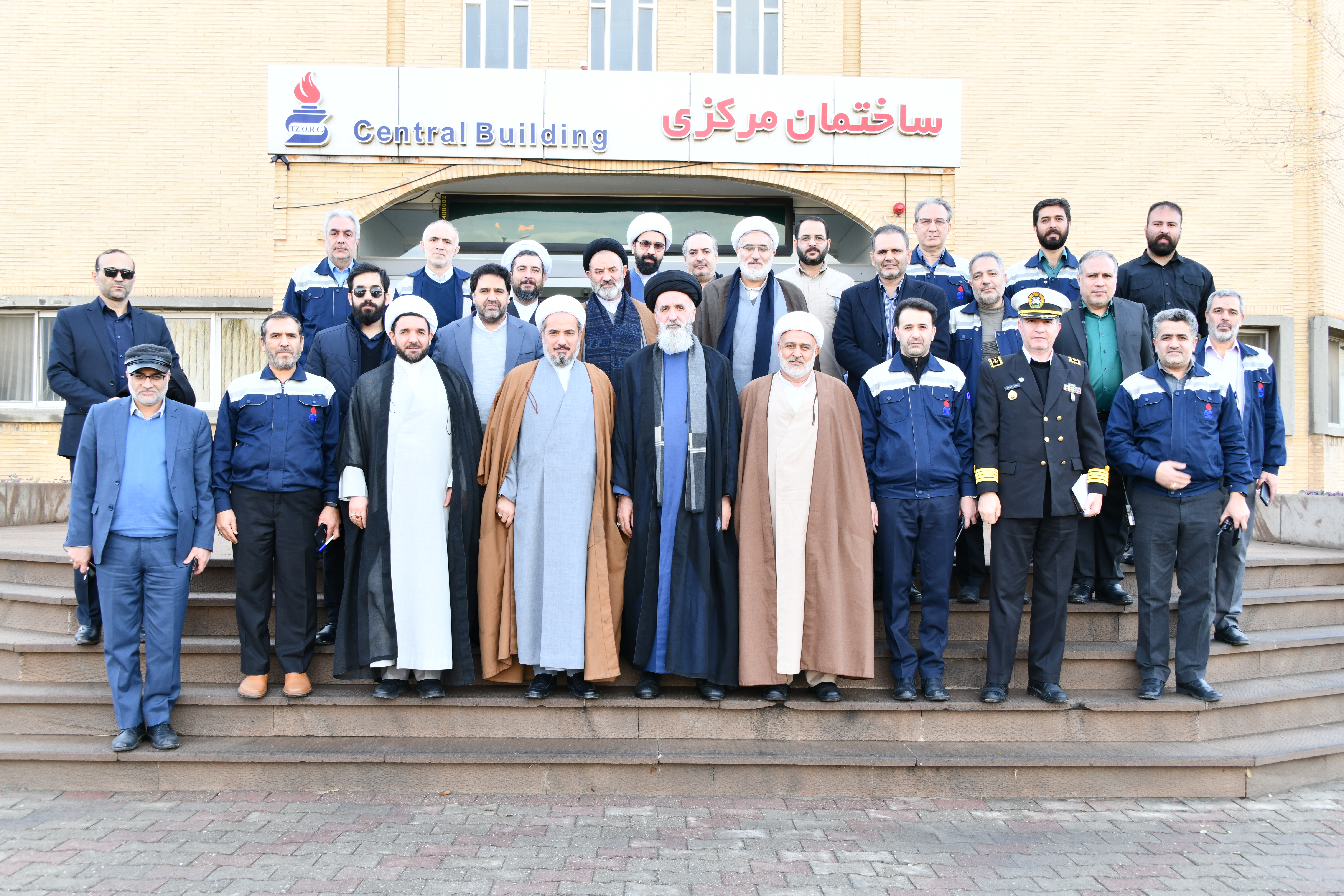 بازدید رئیس سازمان عقیدتی سیاسی وزارت دفاع و پشتیبانی نیروهای مسلح از پالایشگاه تبریز